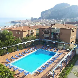 3* מלון Belvedere
